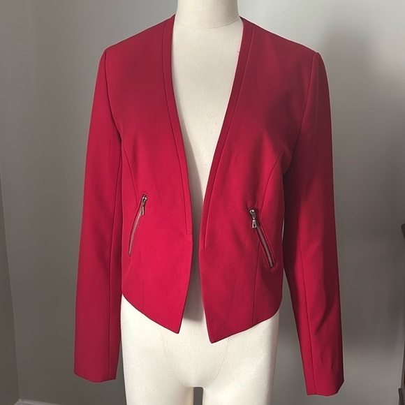 Suzy Shier Jackets & Blazers - Suzy Shier Cropped Open Front Red Blazer Pointed Bottom Sz XS